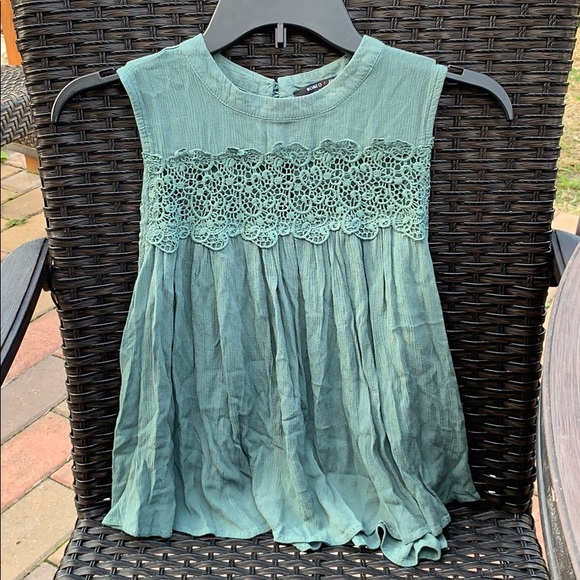 Romeo+Juliet Couture - Picture 1 of 4